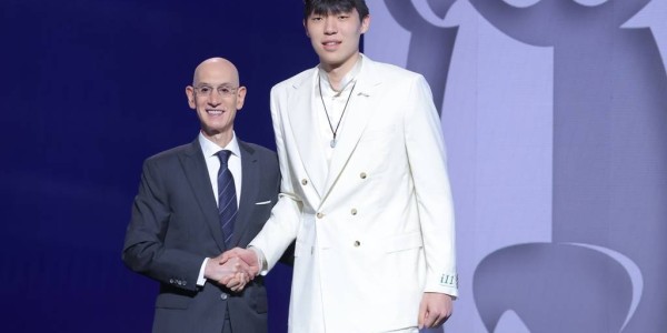 美记:杨瀚森比赛感觉和约基奇很像 空间感知能力好