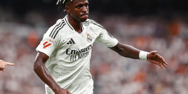 度假推迟续约！皇马头牌飘了！神秘豪门送2亿年薪，不服姆巴佩