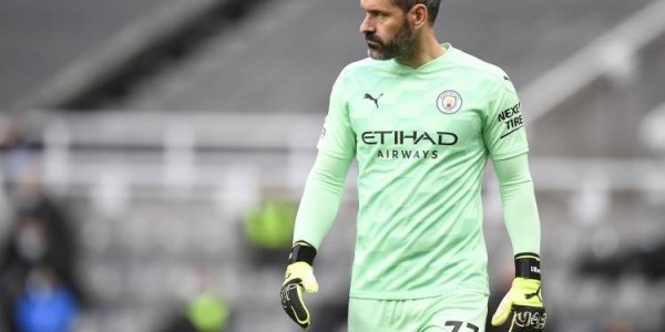 外媒：曼城邀请39岁卡森担任青训教练，但他打算继续球员生涯