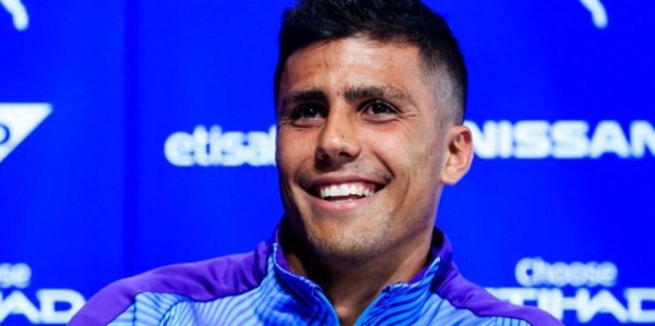 续约未决！金球动向牵动欧足坛，曼城皇马暗战升级